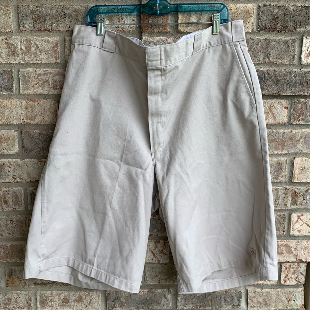 🍒💣 Dickies khaki work shorts